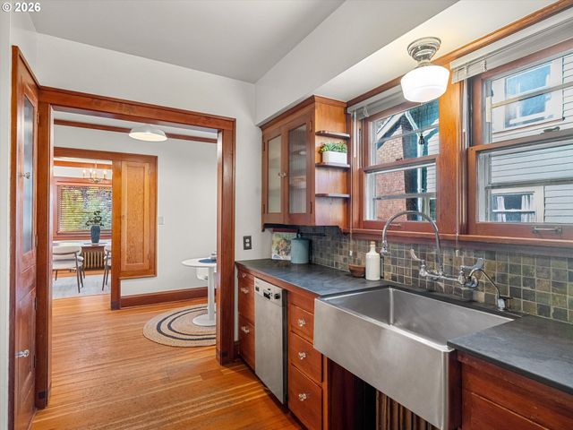 3002 Ne 7TH Ave, Portland, OR 97212