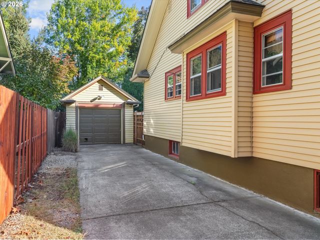 3002 Ne 7TH Ave, Portland, OR 97212