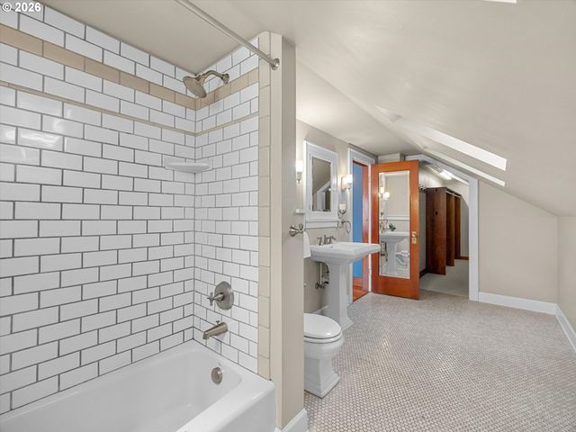 3002 Ne 7TH Ave, Portland, OR 97212