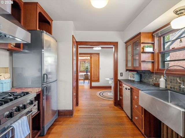 3002 Ne 7TH Ave, Portland, OR 97212