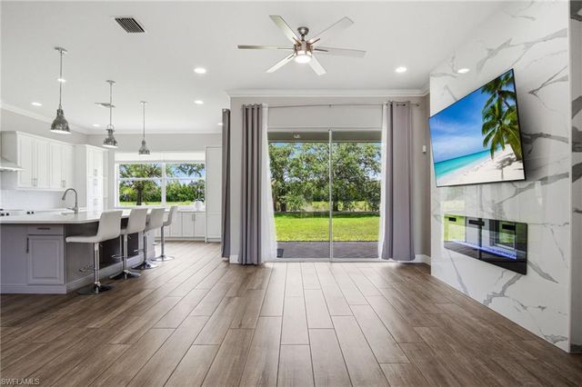 661 Grand Rapids BLVD, Naples, FL 34120