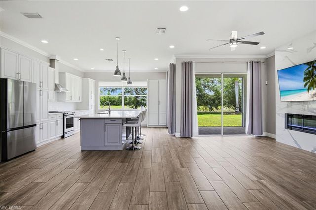 661 Grand Rapids BLVD, Naples, FL 34120