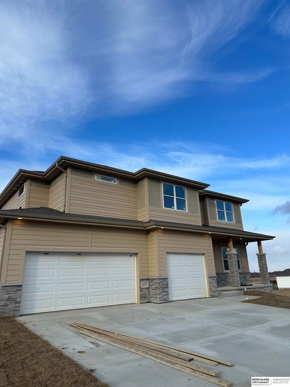 10418 Sherman Street, Papillion, NE 68046