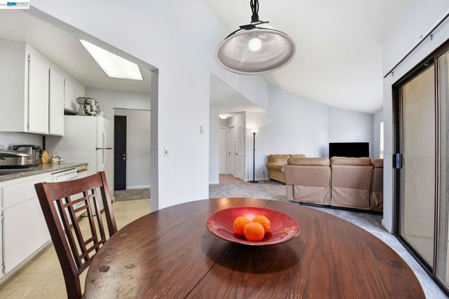 39490 Albany Cmn X, Fremont, CA 94538