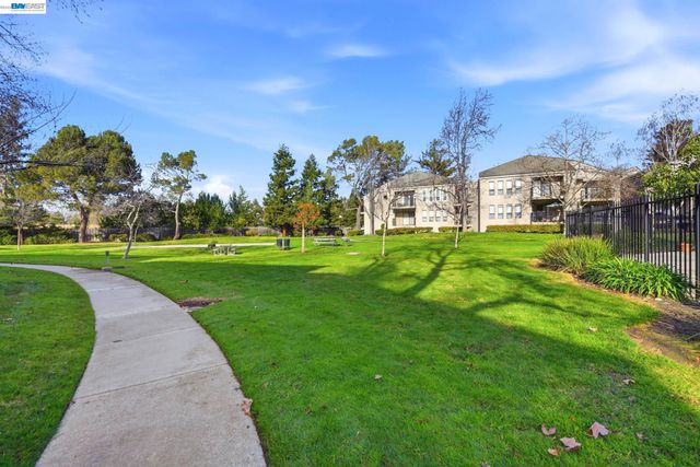 39490 Albany Cmn X, Fremont, CA 94538