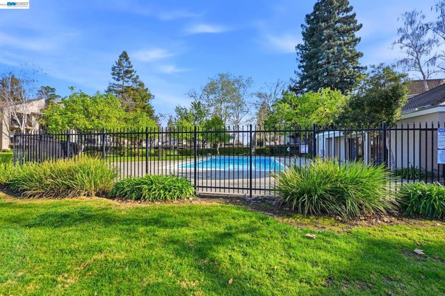 39490 Albany Cmn X, Fremont, CA 94538