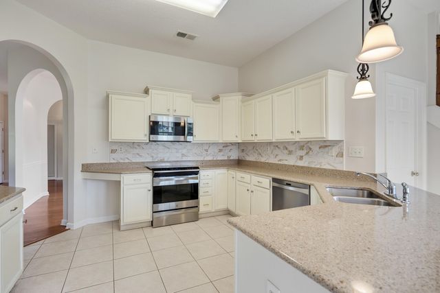 130 LEWIS FAIRWAY CIR, Oakland, TN 38060