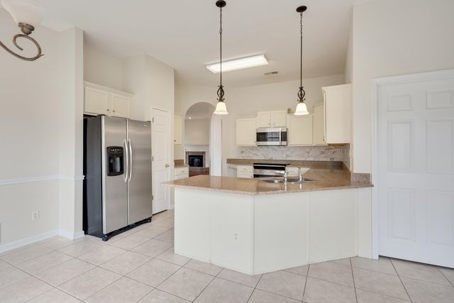 130 LEWIS FAIRWAY CIR, Oakland, TN 38060