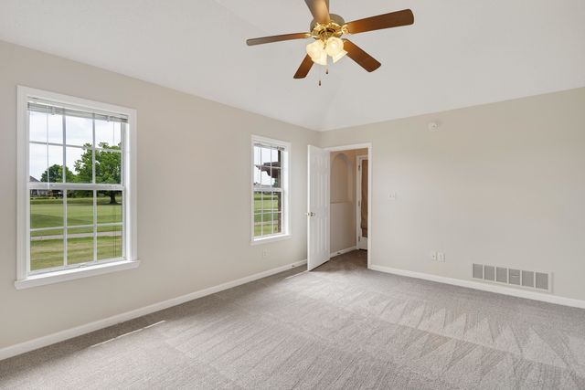 130 LEWIS FAIRWAY CIR, Oakland, TN 38060