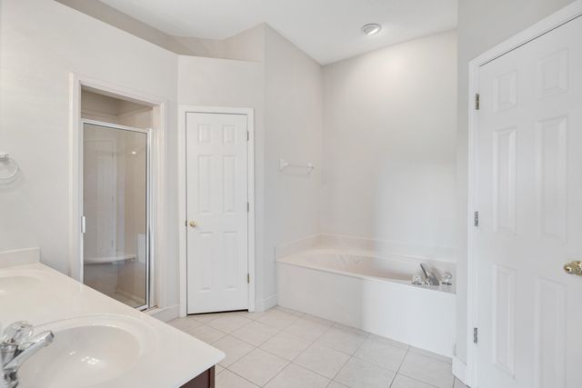130 LEWIS FAIRWAY CIR, Oakland, TN 38060
