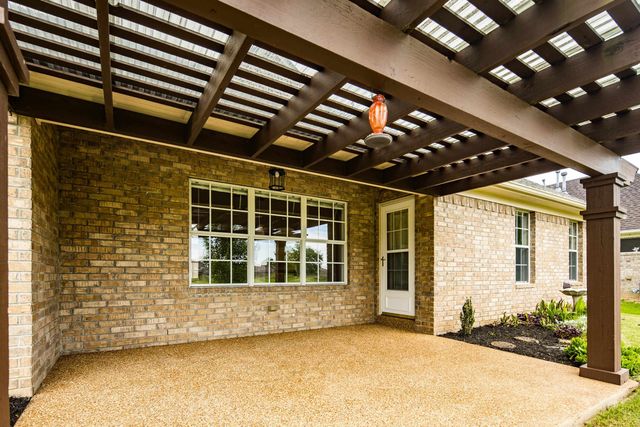 130 LEWIS FAIRWAY CIR, Oakland, TN 38060