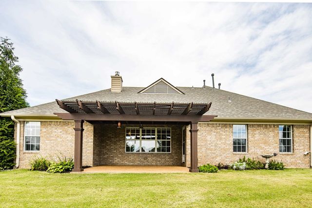 130 LEWIS FAIRWAY CIR, Oakland, TN 38060