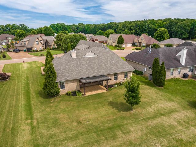 130 LEWIS FAIRWAY CIR, Oakland, TN 38060