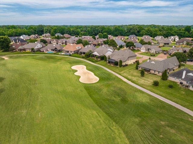 130 LEWIS FAIRWAY CIR, Oakland, TN 38060