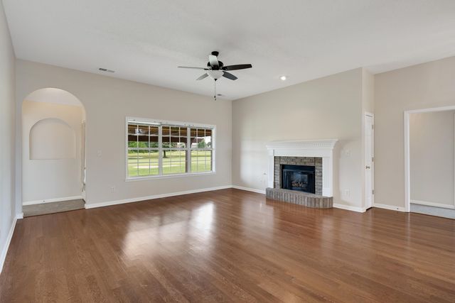 130 LEWIS FAIRWAY CIR, Oakland, TN 38060