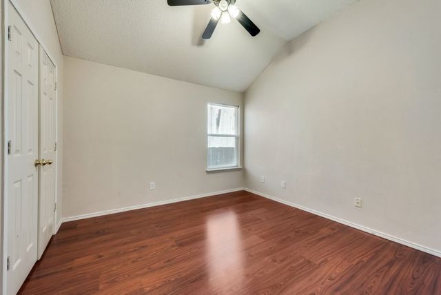 325 Crestview Drive, Arlington, TX 76018