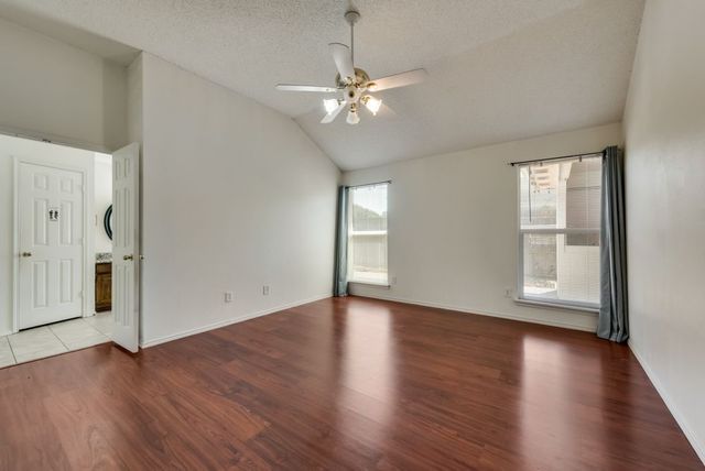 325 Crestview Drive, Arlington, TX 76018