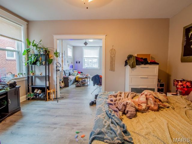 5704 Goener Avenue, St Louis, MO 63116