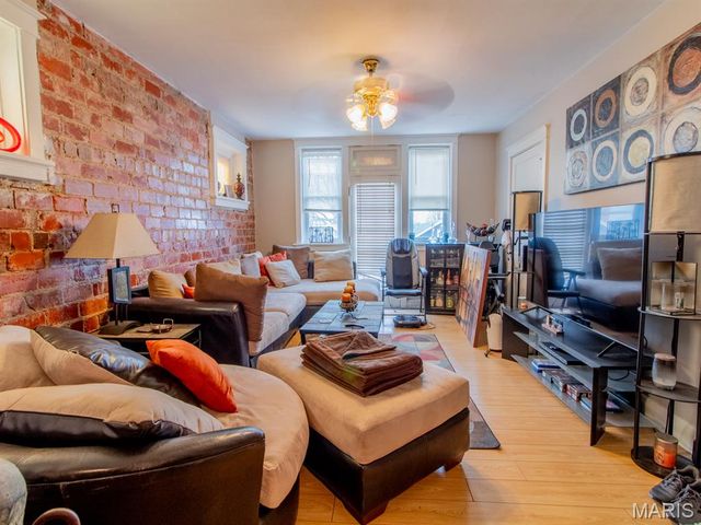 5704 Goener Avenue, St Louis, MO 63116