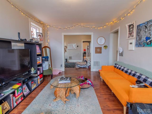 5704 Goener Avenue, St Louis, MO 63116
