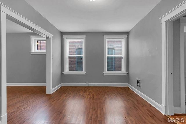 5704 Goener Avenue, St Louis, MO 63116