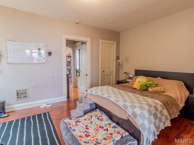 5704 Goener Avenue, St Louis, MO 63116