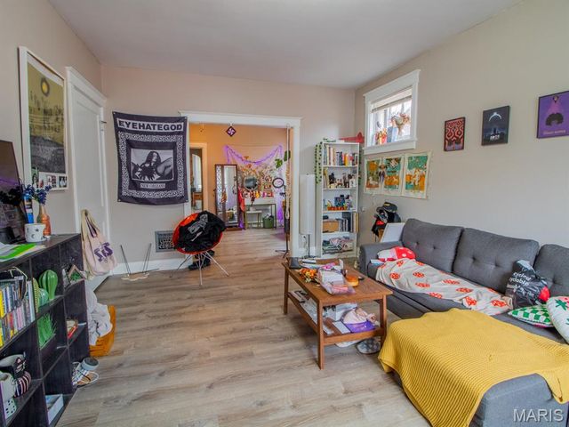 5704 Goener Avenue, St Louis, MO 63116