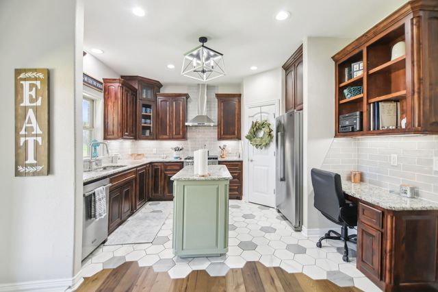 6500 Arcola Court, Granbury, TX 76049