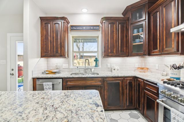 6500 Arcola Court, Granbury, TX 76049