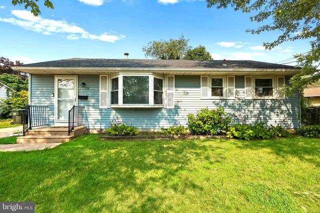 19 ESTATE RD, Lumberton, NJ 08048