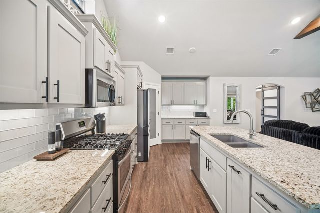5330 Skylane Drive, Sand Springs, OK 74063