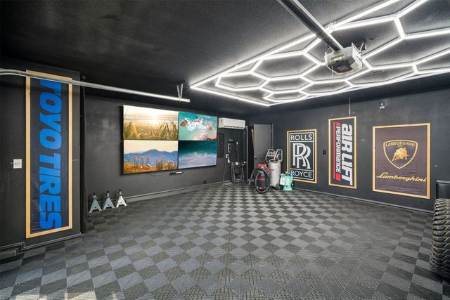 5330 Skylane Drive, Sand Springs, OK 74063