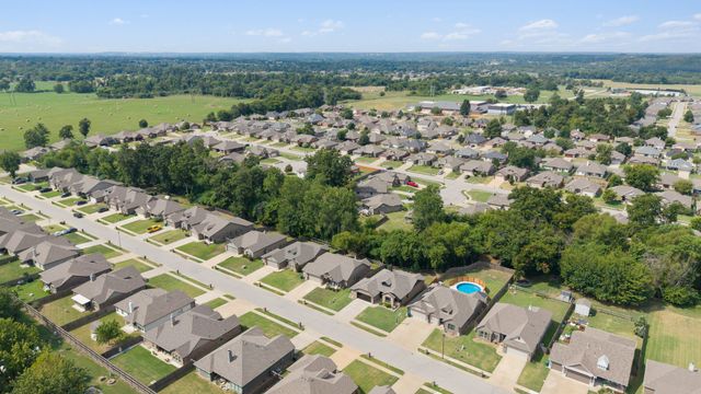 5330 Skylane Drive, Sand Springs, OK 74063