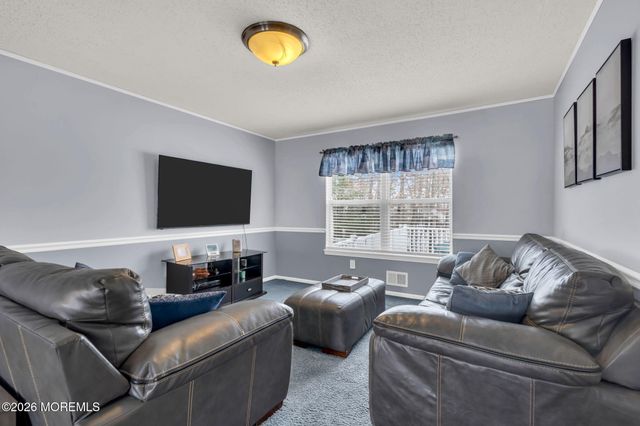 93 W Shenendoah Road, Howell, NJ 07731