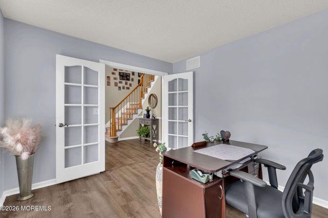 93 W Shenendoah Road, Howell, NJ 07731