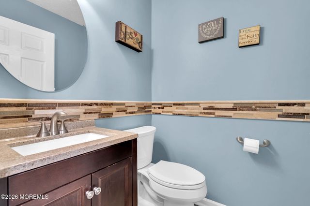 93 W Shenendoah Road, Howell, NJ 07731