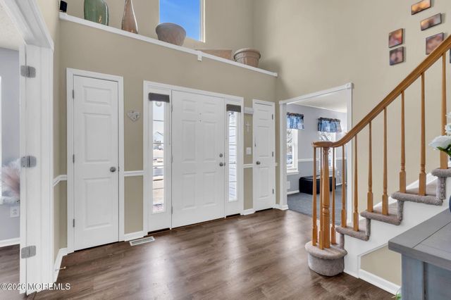 93 W Shenendoah Road, Howell, NJ 07731