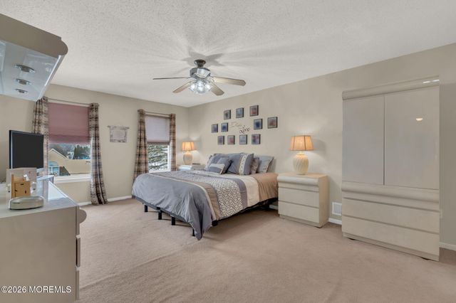 93 W Shenendoah Road, Howell, NJ 07731