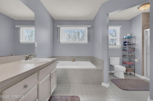 93 W Shenendoah Road, Howell, NJ 07731