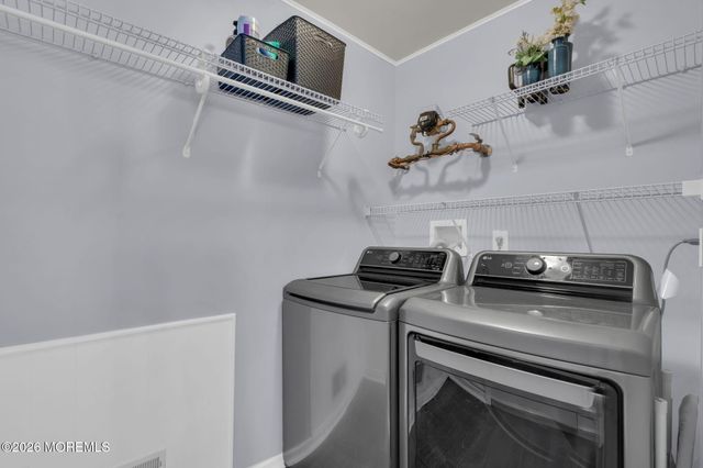 93 W Shenendoah Road, Howell, NJ 07731