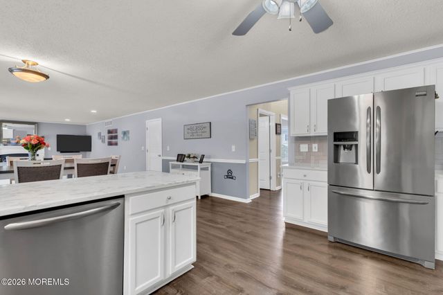 93 W Shenendoah Road, Howell, NJ 07731