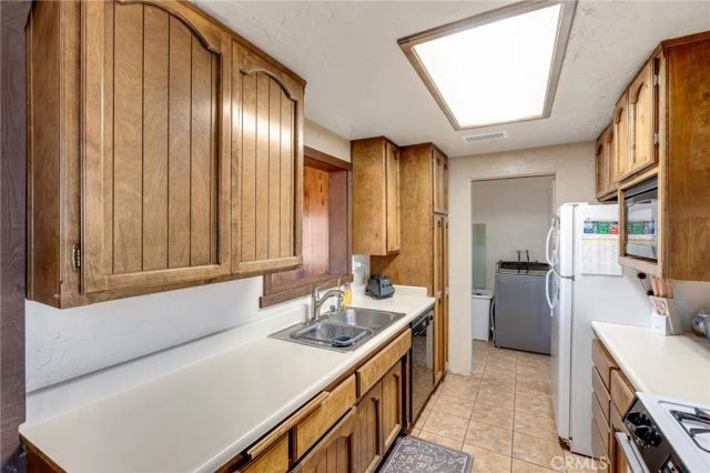 20936 Wigwam Street, Apple Valley, CA 92307