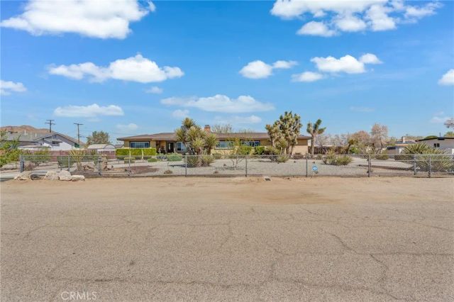 20936 Wigwam Street, Apple Valley, CA 92307