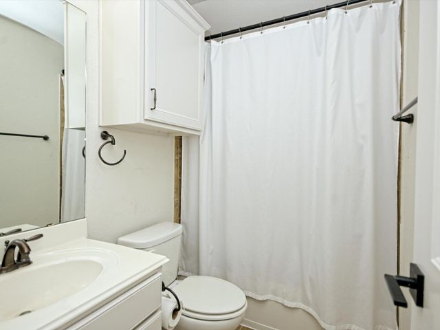 201 Bellagio DR, Austin, TX 78734