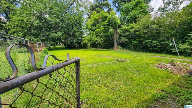 522 64TH STREET, Fairfield, AL 35064