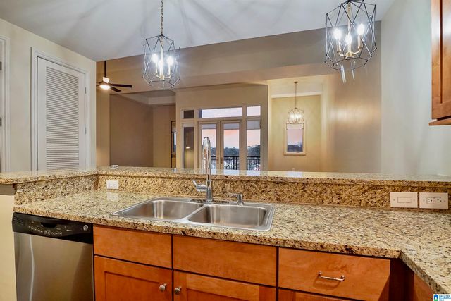 1831 28th Ave S Apt 470, Homewood, AL 35209