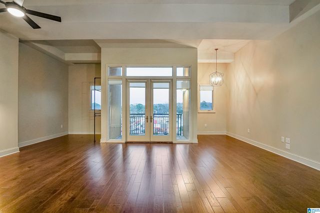 1831 28th Ave S Apt 470, Homewood, AL 35209