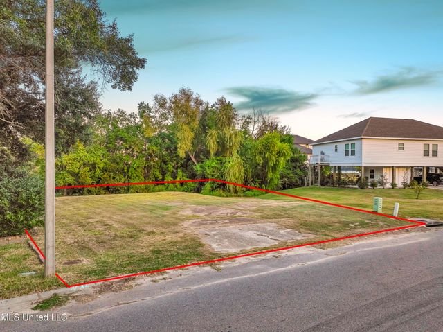 1931 Bayside Drive, Biloxi, MS 39532