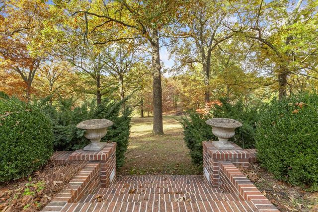 1 Meriwether Pond, Harrison, AR 72601