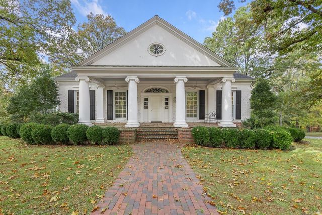 1 Meriwether Pond, Harrison, AR 72601